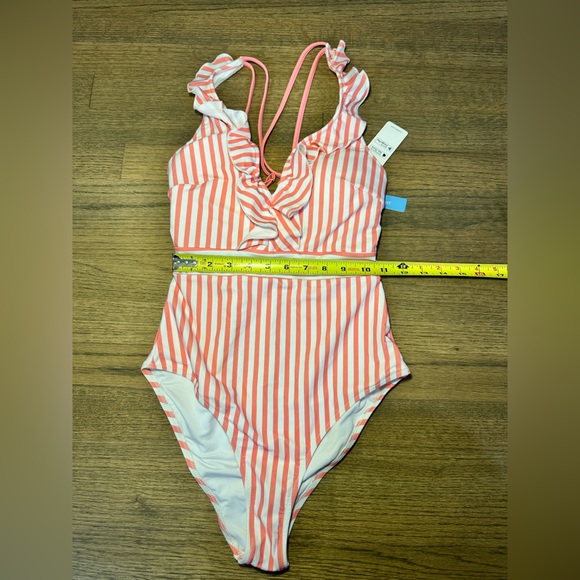 NEW Cupshe V-Neck- Ruffled-One Piece-Striped- Criss Cross Back-Swimsuit-Medium - Picture 9 of 10